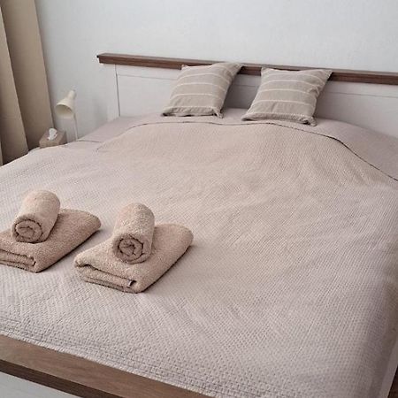 Útulný apartmán blízko centra Michalovce Esterno foto