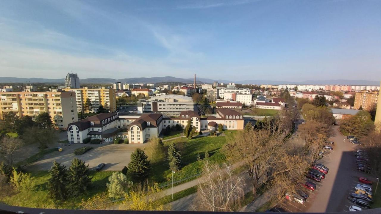 Útulný apartmán blízko centra Michalovce Esterno foto